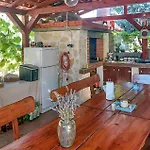 1 Bedroom Amazing Apartment In Sibenik Apartment *