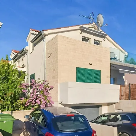 1 Bedroom Amazing Apartment In Sibenik Apartament Szybenik