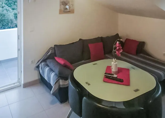1 Bedroom Amazing Apartment In Sibenik