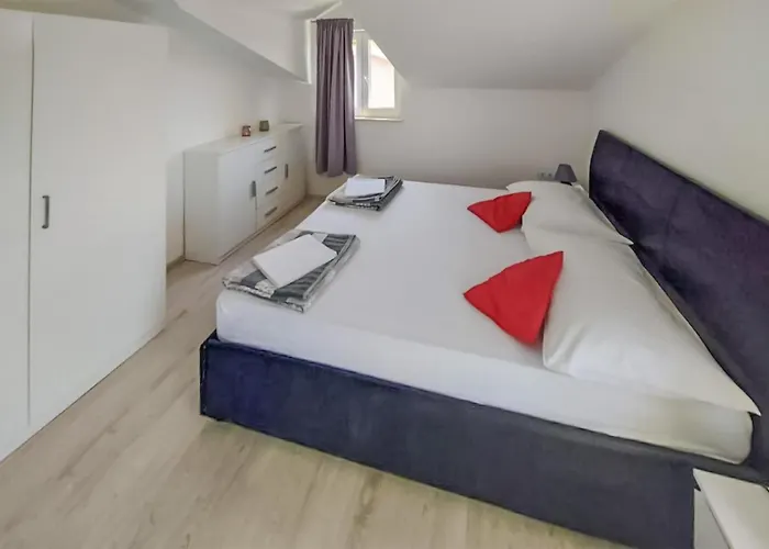 Apartament 1 Bedroom Amazing Apartment In Sibenik Szybenik