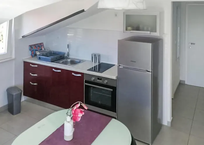 Apartament 1 Bedroom Amazing Apartment In Sibenik